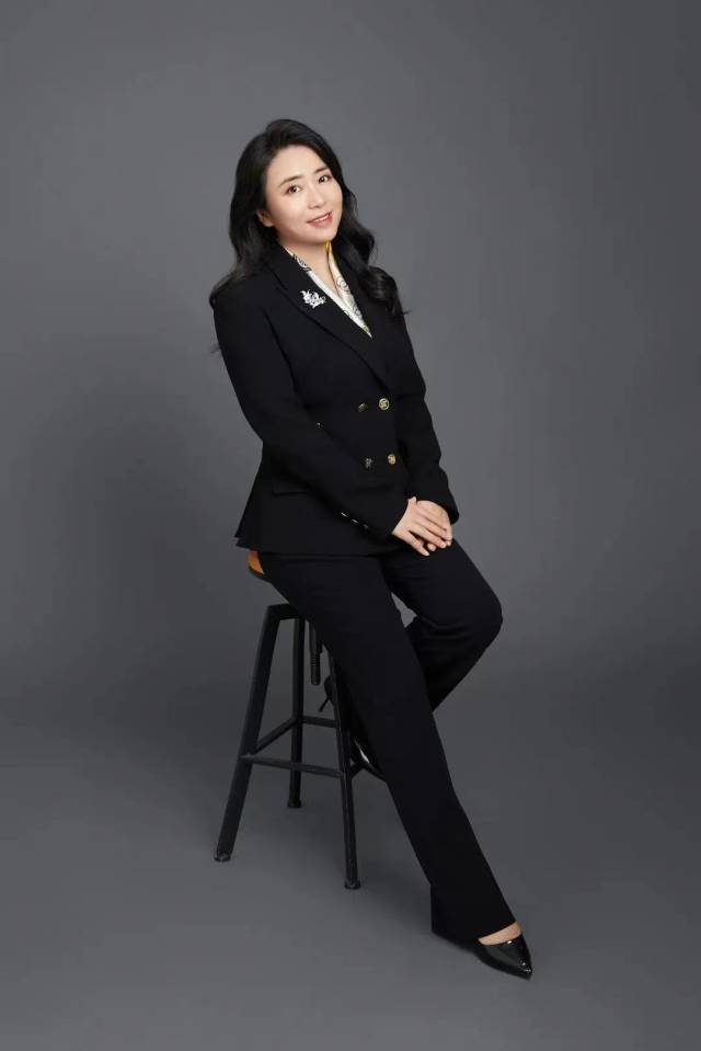 压球app入口站官网生态环境与资源学院院长、教授谭倩。来源：“压球app入口站官网”官微
