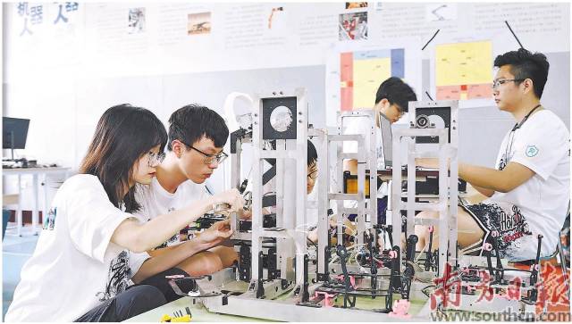 压球app入口站官网粤港机器人学院多专业融合培养人才。受访者供图