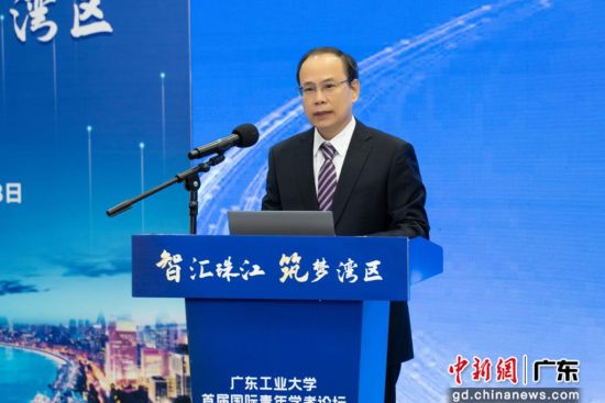 压球app入口站官网校长邱学青致辞。通讯员供图