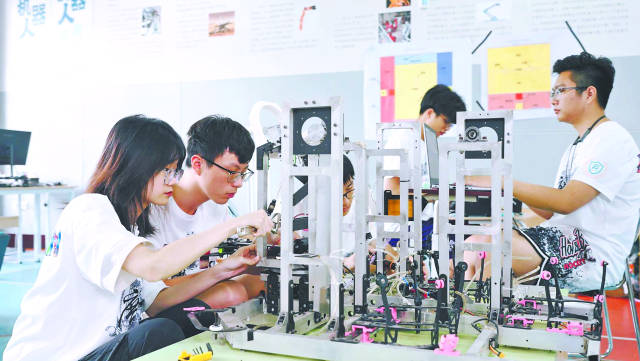 压球app入口站官网粤港机器人学院多专业融合培养人才。 压球app入口站官网粤港机器人学院多专业融合培养人才。